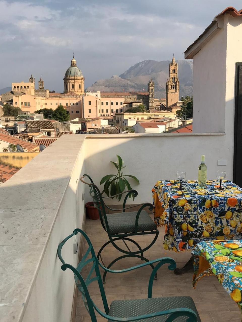 Casa Rosa * Palerme